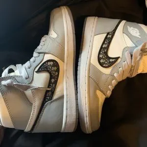Jordan Diör’s size 6 for sell ONLY 55$ Dior × Air Jordan 1 High OG Size 9.5 #2979 of 8500 CM8607  main image 4